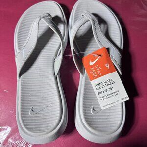 Nike Women's Ultra Celso Thong Sandals (Pure Platinum/White) size 9